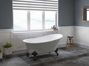 beautiful bathroom w/natural light 01